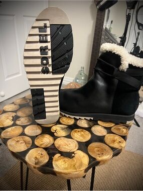 Sorel Hiking *Best Boot* Black and Cream Shearling-Trim Boot